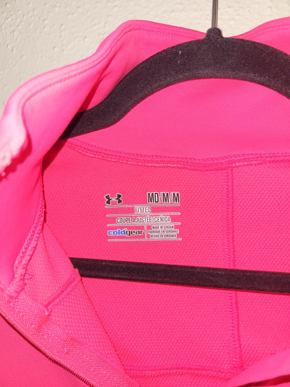 Under Armour Pink Womans 1/4 Zip Pullover Shirt Thumb Holes Fitted Cold Gear - Picture 3 of 5